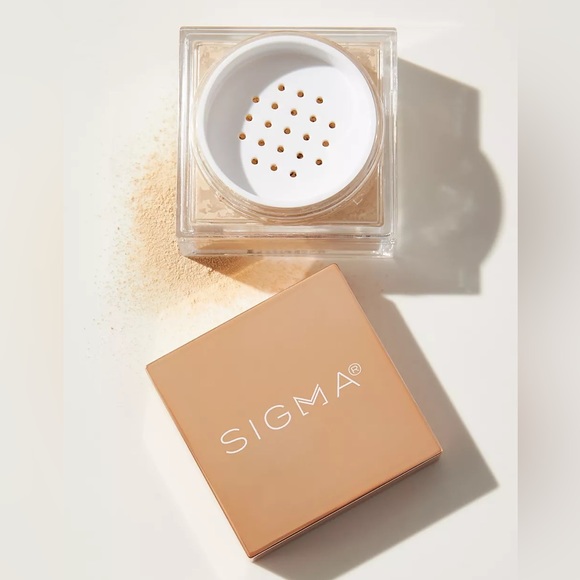 ✨HOST PICK ✨ New Sigma Beauty Soft Focus Setting Powder - Picture 6 of 13